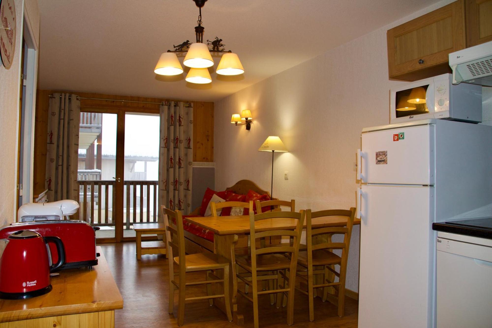 Appartement 6 places aux pieds des pistes avec piscine, wifi et parking privé PMR Orcières Extérieur photo
