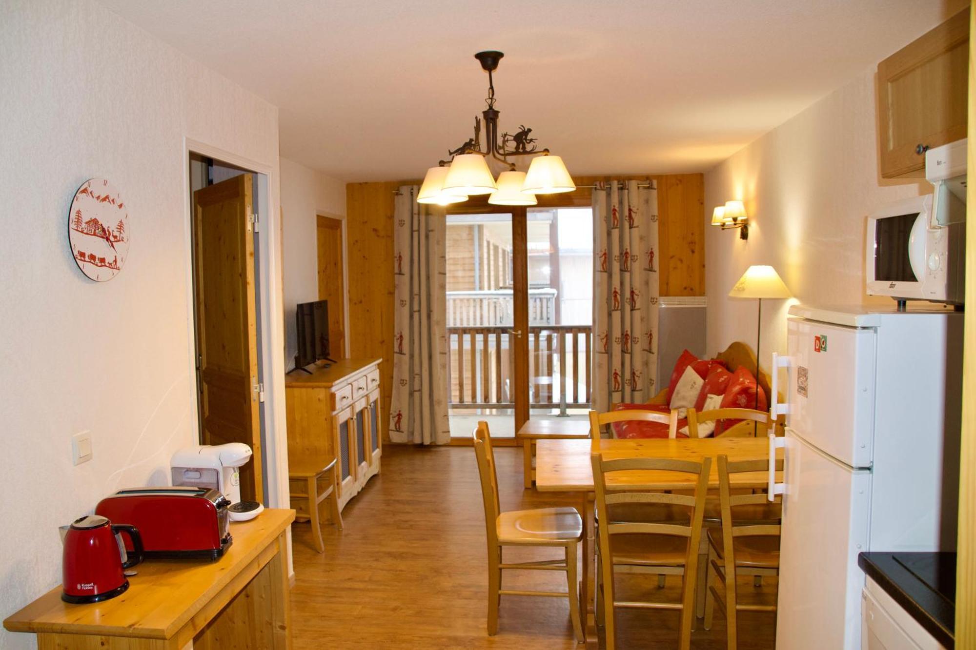 Appartement 6 places aux pieds des pistes avec piscine, wifi et parking privé PMR Orcières Extérieur photo