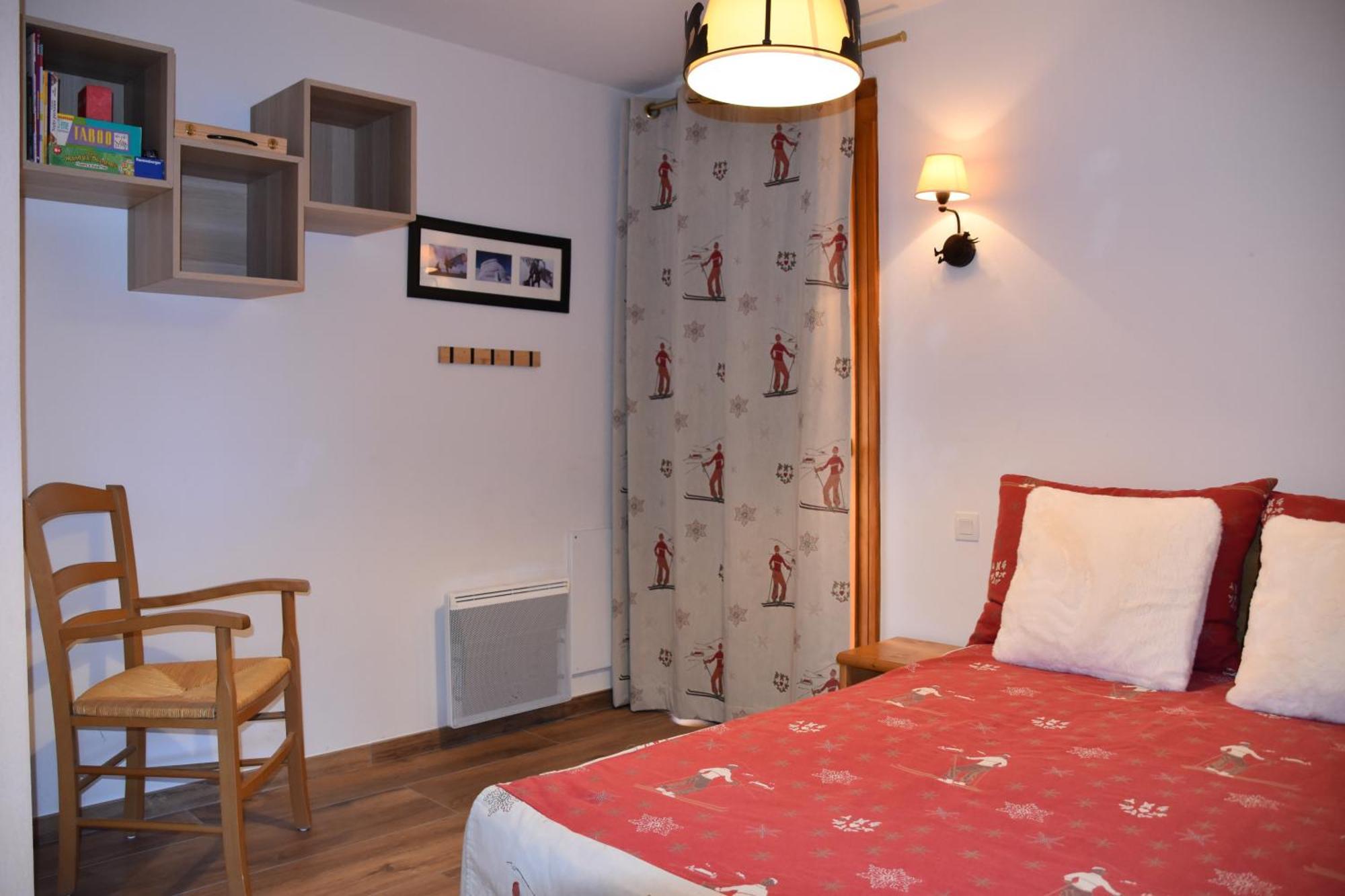 Appartement 6 places aux pieds des pistes avec piscine, wifi et parking privé PMR Orcières Extérieur photo