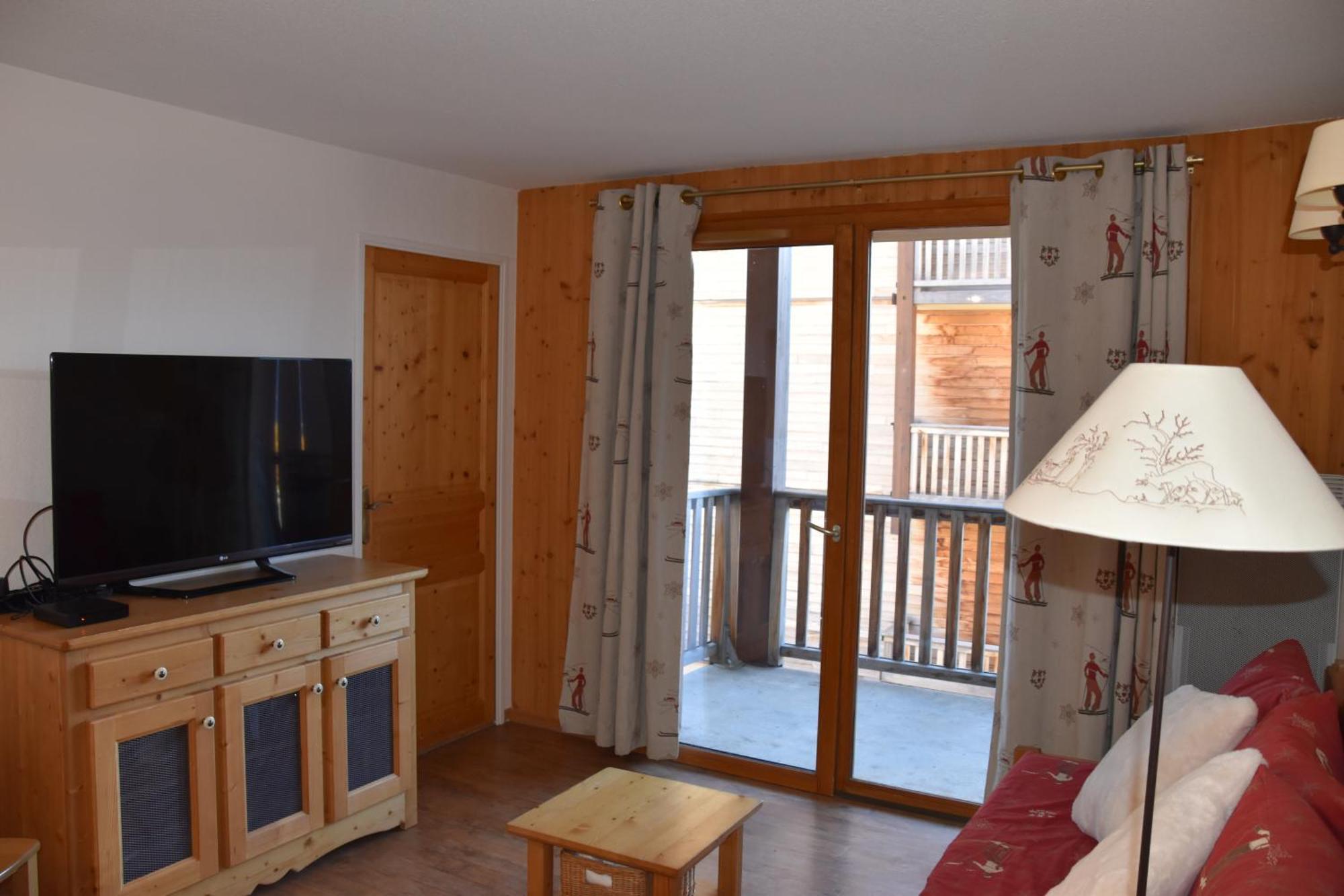 Appartement 6 places aux pieds des pistes avec piscine, wifi et parking privé PMR Orcières Extérieur photo